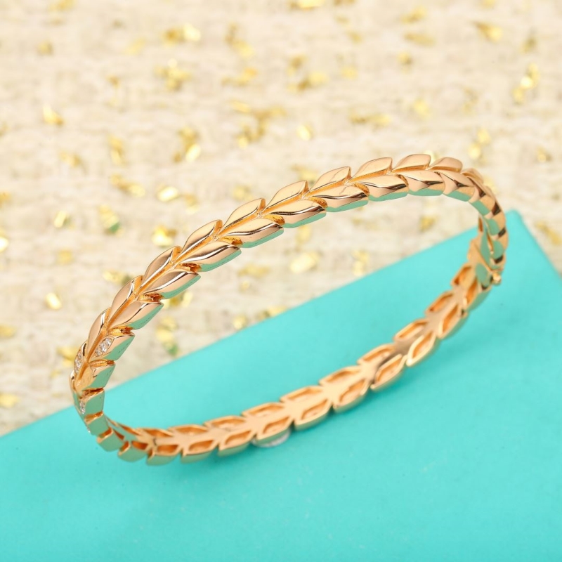 T*f*ny bracelets